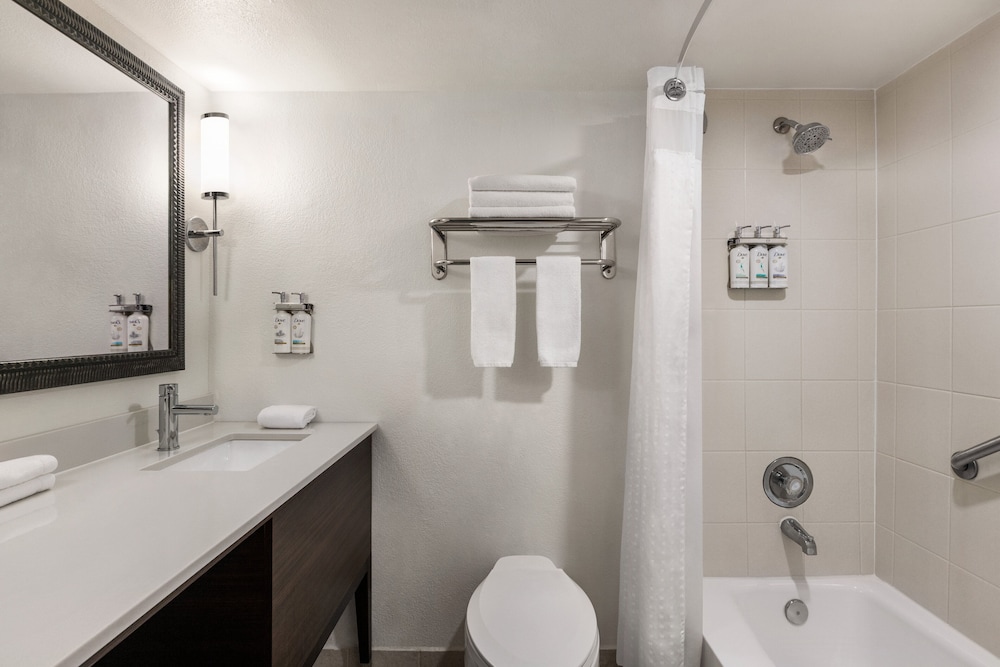 Habitación estándar, 2 camas dobles, vistas al mar del hotel Holiday Inn Miami Beach - Oceanfront, An Ihg. Foto 2