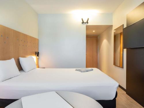 Habitación Doble Estándar del hotel Ibis Alcalá De Henares La Garena. Foto 6
