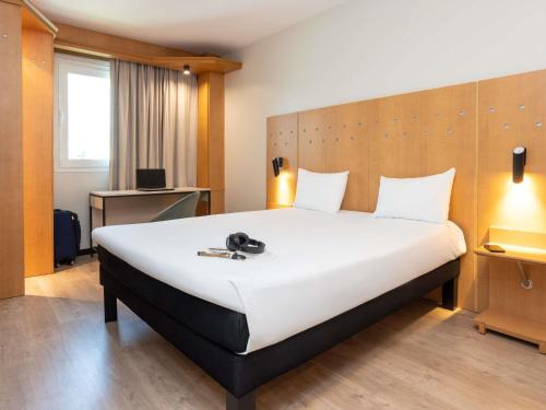 Habitación Doble Estándar del hotel Ibis Alcalá De Henares La Garena. Foto 9
