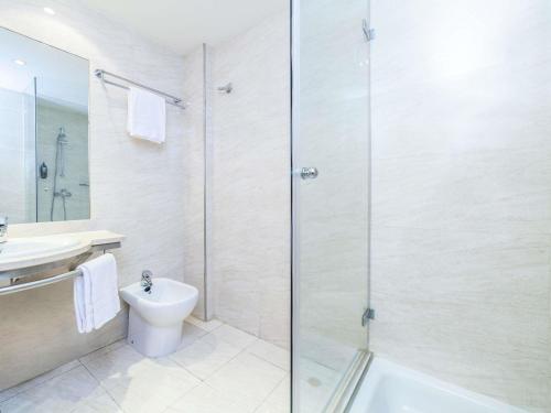 Habitación Doble Estándar - 2 camas del hotel Ibis Alcalá De Henares La Garena. Foto 5