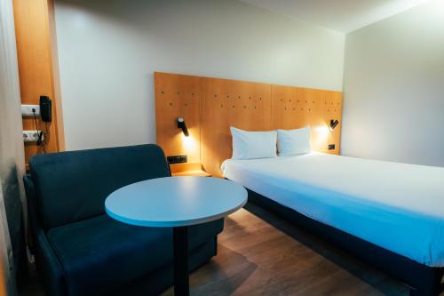 Habitación Doble Estándar del hotel Ibis Alcalá De Henares La Garena. Foto 6