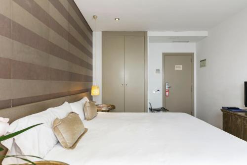 Habitación Doble Superior - 1 o 2 camas del hotel Globales Acis and Galatea. Foto 12