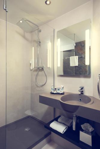 Habitación Doble Privilege del hotel Mercure Paris Porte De Pantin. Foto 5