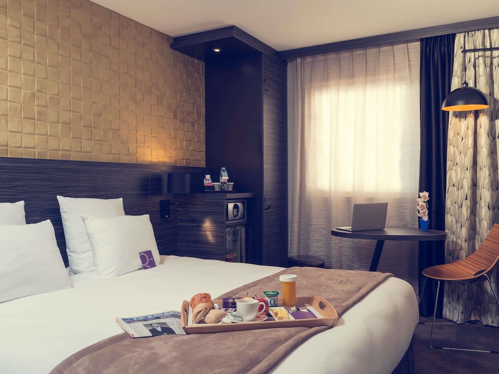 Habitación Superior con 1 cama doble del hotel Mercure Paris Porte De Pantin. Foto 1