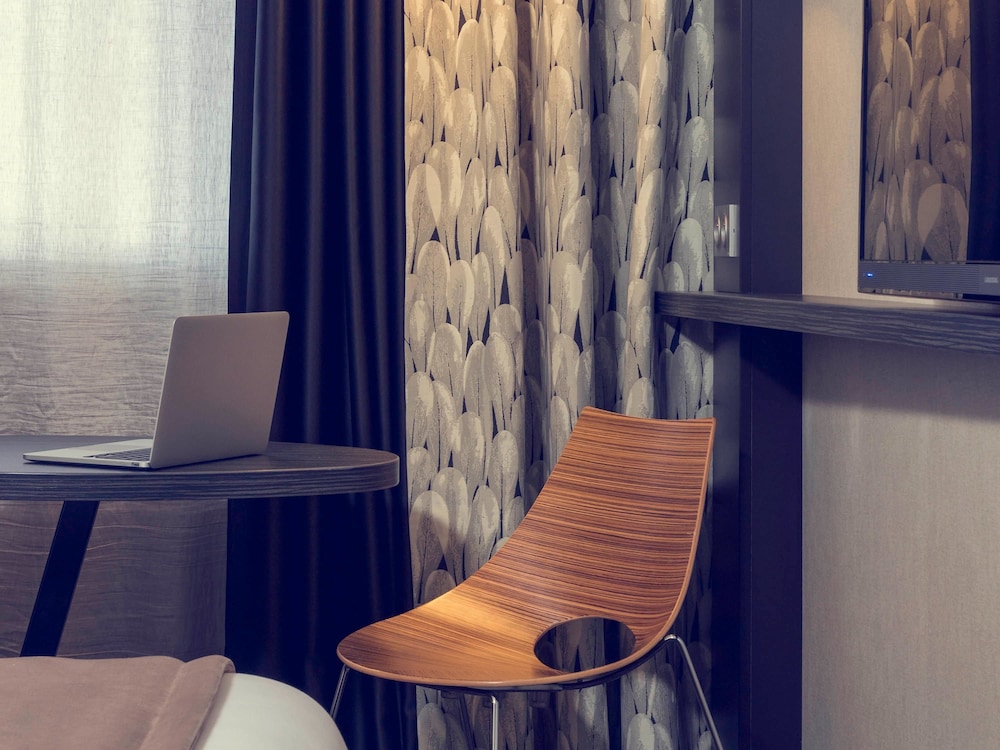 Habitación Superior con 1 cama doble del hotel Mercure Paris Porte De Pantin. Foto 2
