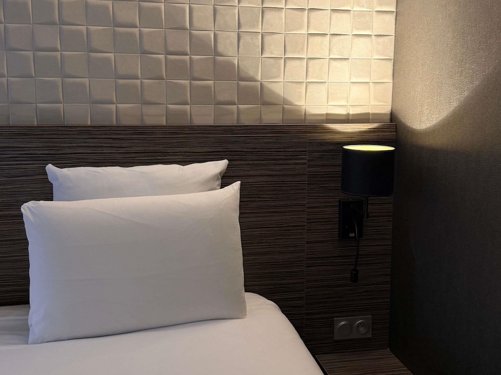 Habitación Superior con 1 cama doble del hotel Mercure Paris Porte De Pantin. Foto 5