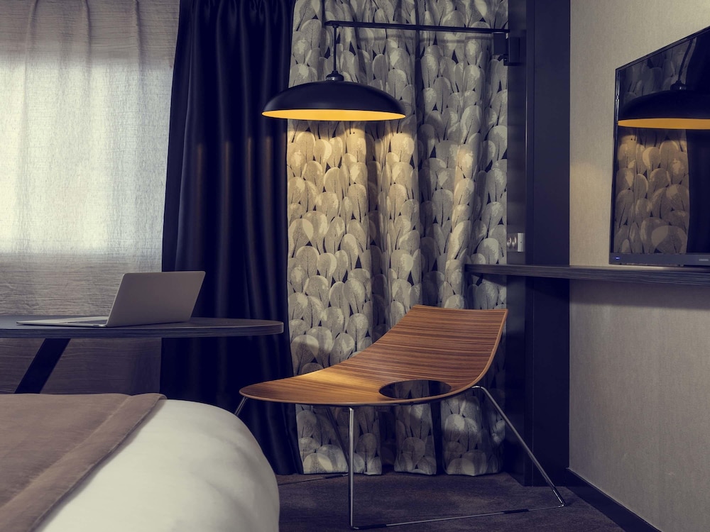 Habitación Superior con 1 cama doble del hotel Mercure Paris Porte De Pantin. Foto 7