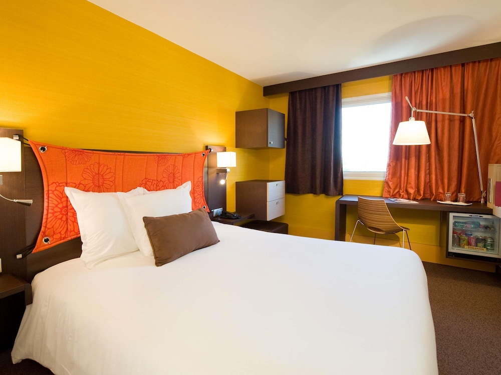 Habitación Clásica con 1 cama doble del hotel Mercure Paris Porte De Pantin. Foto 2