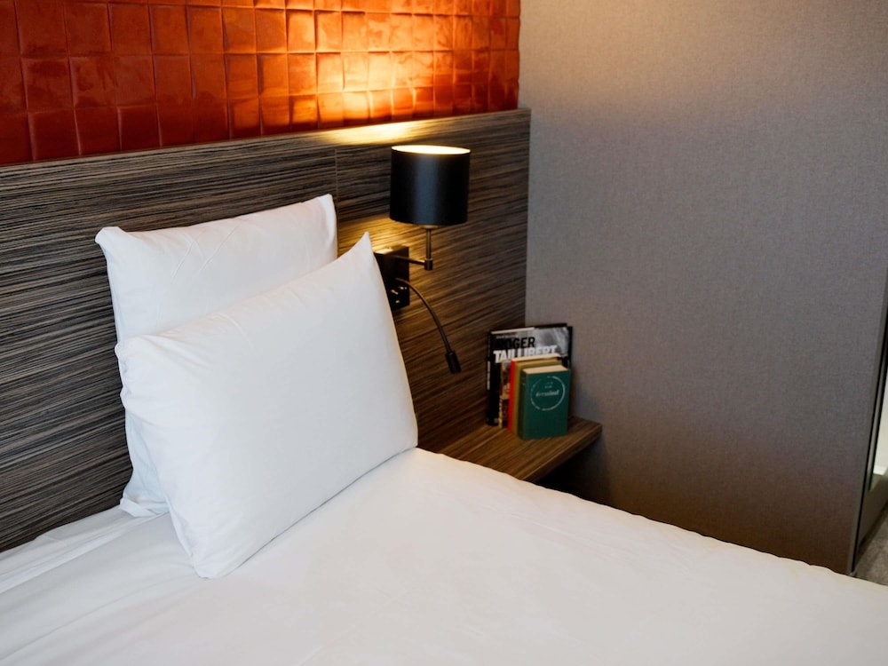 Habitación Clásica con 1 cama doble del hotel Mercure Paris Porte De Pantin. Foto 3