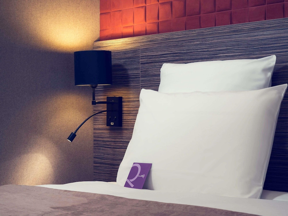 Habitación Privilege con cama doble del hotel Mercure Paris Porte De Pantin. Foto 5