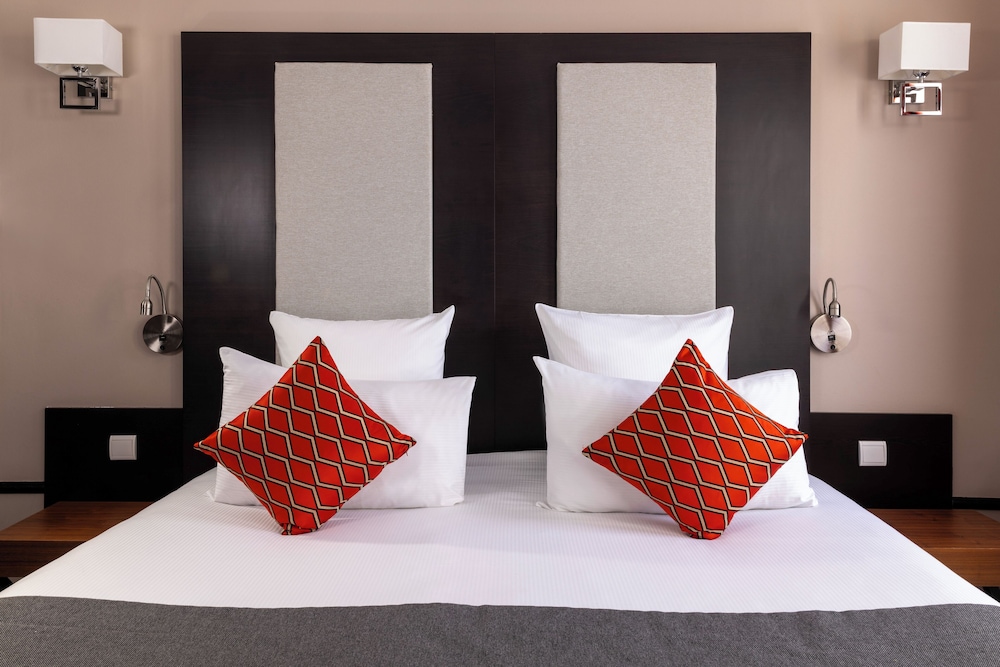 Habitación doble superior del hotel Elysées Bassano. Foto 6