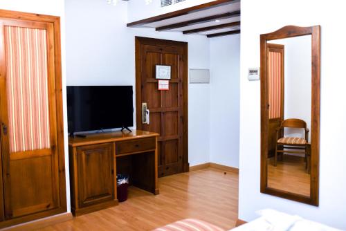 Habitación Doble - 1 o 2 camas del hotel The Place Bodega Real by ALEGRIA. Foto 6