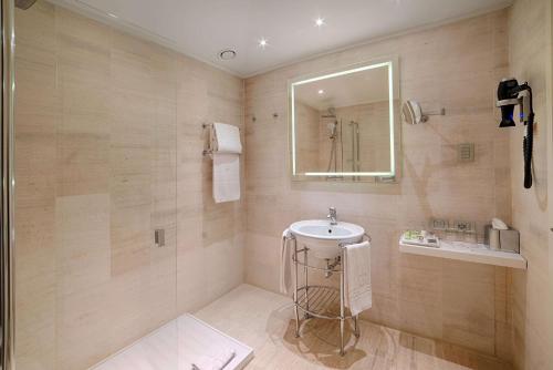 Suite Junior con cama supletoria del hotel Nh Collection Milano Porta Nuova. Foto 6