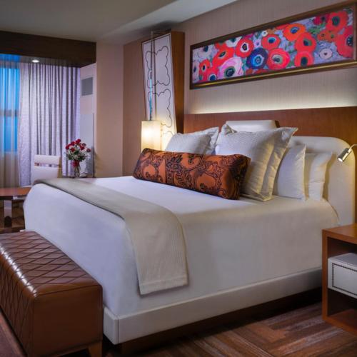 Habitación Superior con cama extragrande del hotel Del Lago Resort & Casino. Foto 2