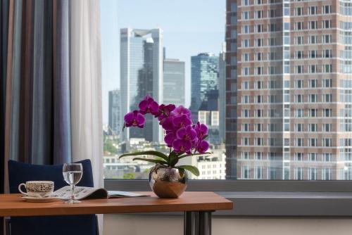 Habitación Doble Superior Skyline - 2 camas del hotel Maritim Frankfurt. Foto 1