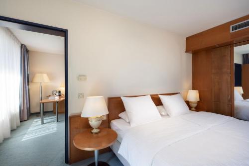 Suite Junior del hotel Maritim Frankfurt. Foto 3