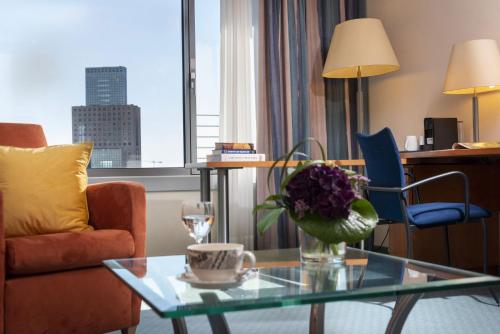 Suite Junior del hotel Maritim Frankfurt. Foto 4