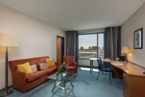 Suite Junior del hotel Maritim Frankfurt. Foto 5