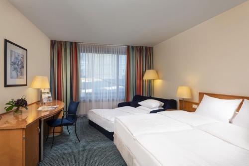 Habitación Familiar Clásica del hotel Maritim Frankfurt. Foto 1