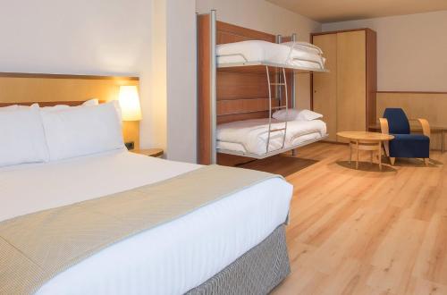 Habitación Familiar del hotel Castellon Center Affiliated By Meliá. Foto 3