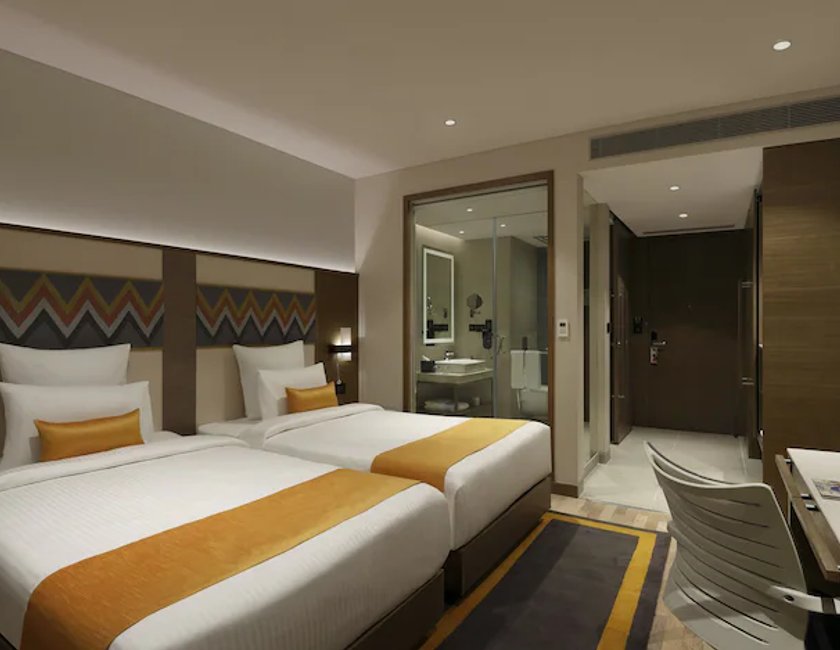 Habitación doble Business 2 Camas individuales del hotel Novotel Guwahati Gs Road. Foto 2