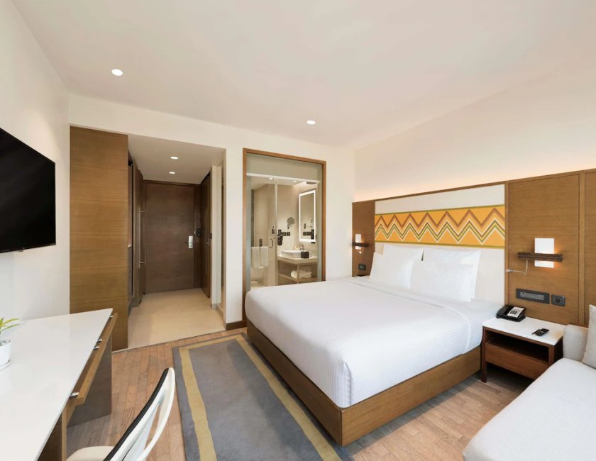 Habitación doble Superior 1 Cama king del hotel Novotel Guwahati Gs Road. Foto 6