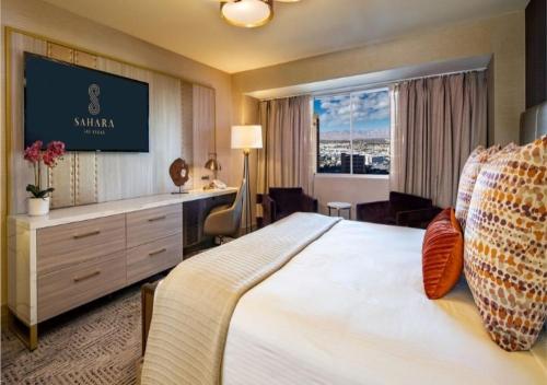 Habitación Estilo Marra con cama extragrande del hotel Sahara Las Vegas. Foto 2
