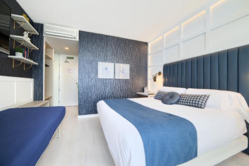 Habitación Doble Deluxe con terraza del hotel Luze El Villa. Foto 5