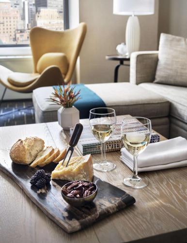 Suite Deluxe de 1 dormitorio del hotel The Shelburne Sonesta New York. Foto 1