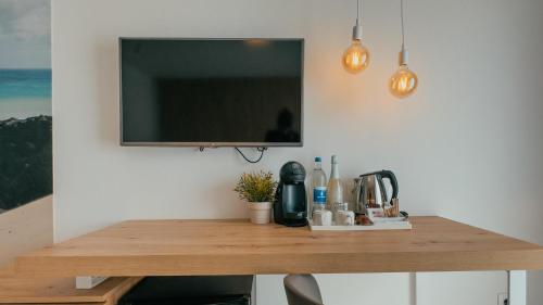 Habitación Doble con vistas a la piscina del hotel Labranda Corralejo Village. Foto 7