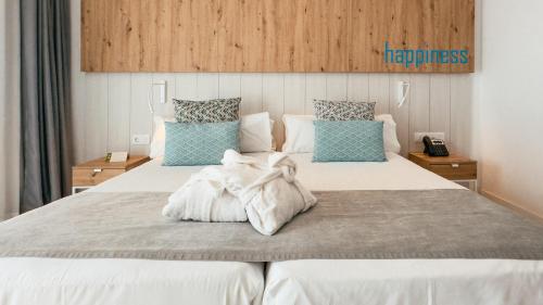 Habitación Doble con vistas a la piscina del hotel Bluesea Corralejo Village. Foto 2