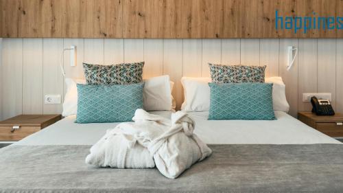 Habitación doble Lujo Sofá Cama incluido 2 Camas individuales del hotel Bluesea Corralejo Village. Foto 4