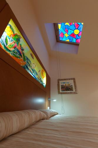 Habitación doble Abuhardillada del hotel Dwo Valencia. Foto 2