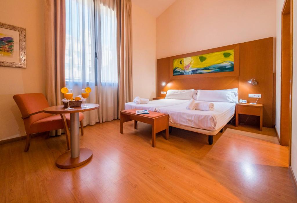 Habitación doble del hotel Dwo Valencia. Foto 2