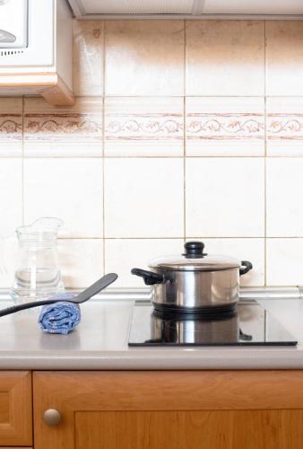 Apartamento Balcón o Terraza 1 habitación Sofá Cama incluido 2 Camas individuales del hotel Punta Marina by LIVVO. Foto 2