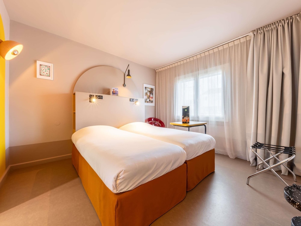 Habitación estándar con dos camas individuales del hotel Ibis Styles Marseille Centre Prado Castellane. Foto 3
