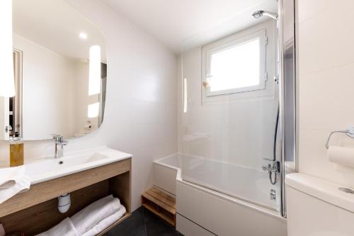 Habitación Familiar del hotel Ibis Styles Marseille Centre Prado Castellane. Foto 4