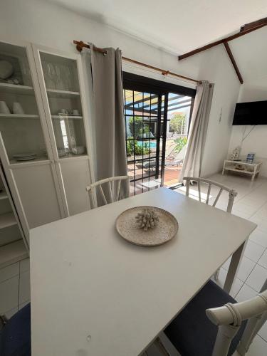 Apartamento Vista Jardín 1 habitación Sofá Cama incluido 2 Camas individuales del hotel La Concha del Mar. Foto 1