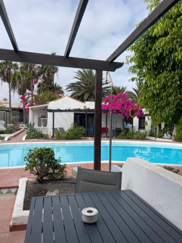 Apartamento Vista Jardín 1 habitación Sofá Cama incluido 1 Cama doble del hotel La Concha del Mar. Foto 4