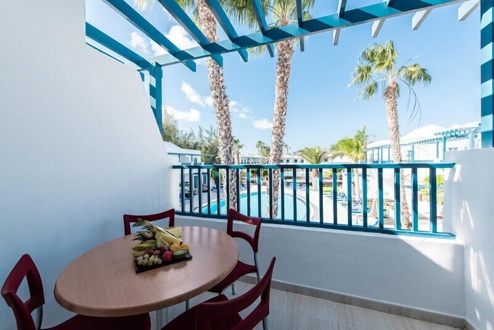 Apartamento Premium, vistas a la piscina del hotel Thb Tropical Island. Foto 8