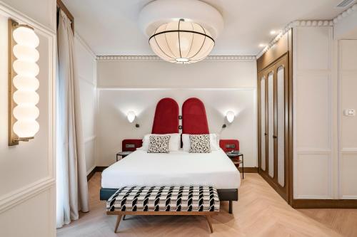 Habitación Deluxe con terraza del hotel Vincci Soho. Foto 2