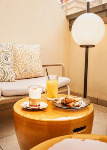 Habitación Deluxe con terraza del hotel Vincci Soho. Foto 6