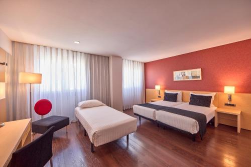 Habitación Familiar del hotel Civis Luz Castellón. Foto 3