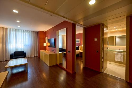 Habitación familiar Sofá Cama incluido 1 Cama doble Normal del hotel Civis Luz Castellón. Foto 4