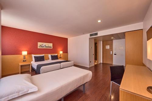 Habitación Triple del hotel Civis Luz Castellón. Foto 3