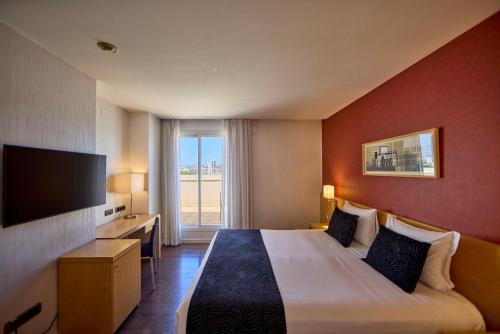 Habitación Doble con terraza - 2 camas del hotel Civis Luz Castellón. Foto 3