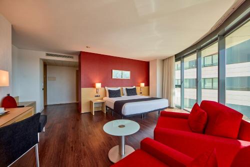 Habitación Doble Deluxe con cama extragrande y vistas a la ciudad del hotel Civis Luz Castellón. Foto 5