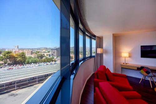 Habitación Executive con cama extragrande del hotel Civis Luz Castellón. Foto 7