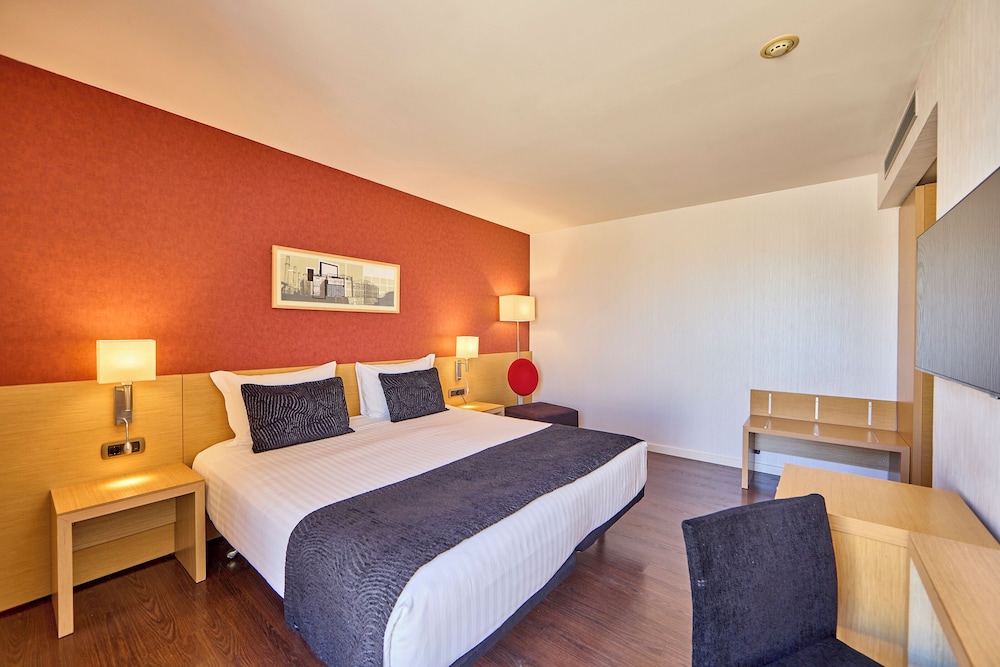 Habitación con Terraza del hotel Civis Luz Castellón. Foto 1