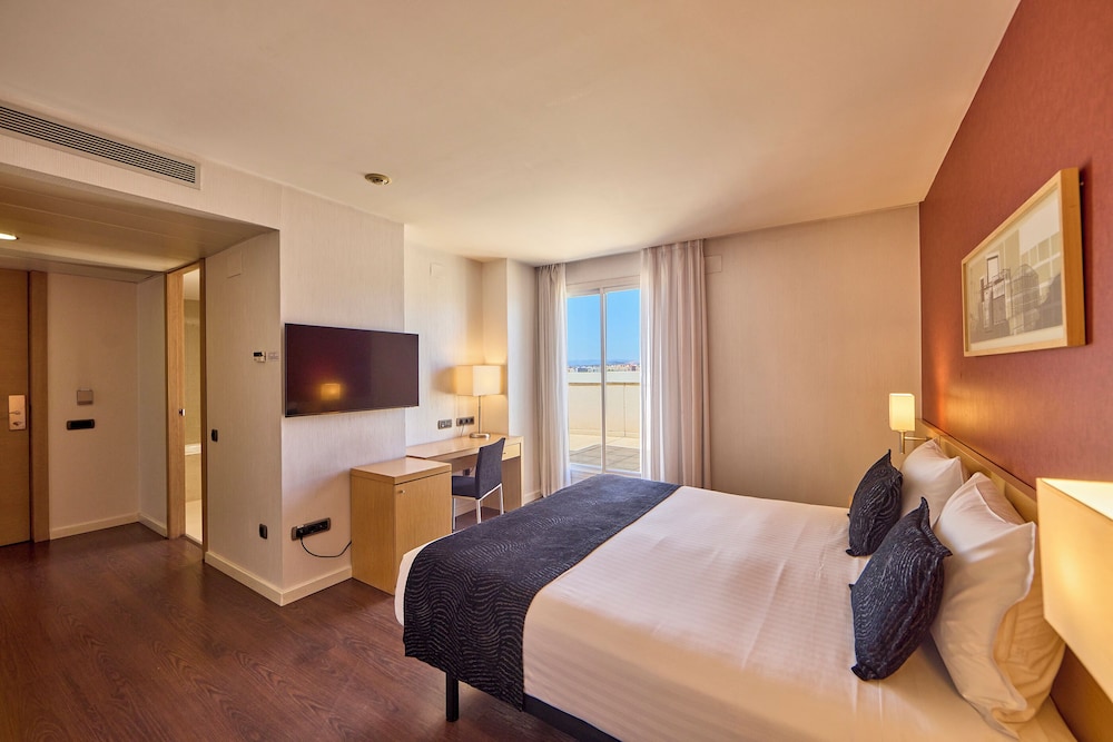 Habitación con Terraza del hotel Civis Luz Castellón. Foto 4
